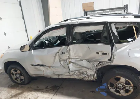 2011 Toyota Rav4 из США, поврежденный, VIN 2T3BF4DV1BW087569